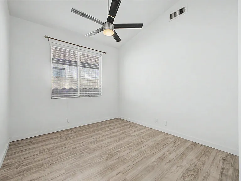 7251 E Lakeview Ave — Photo 26