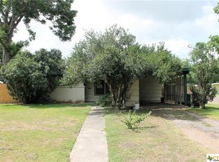1701 Mimosa Ave, Victoria, TX 77901