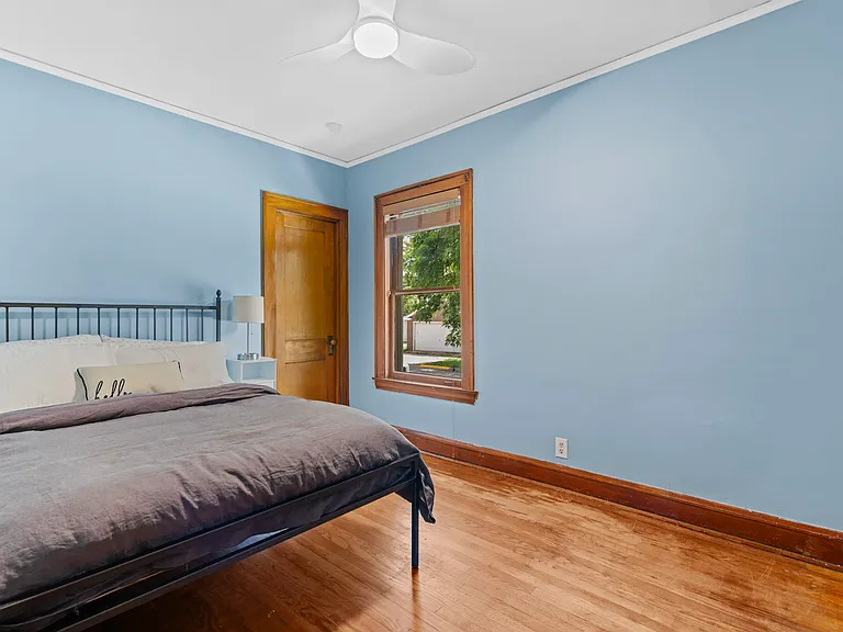1447 Cuyler Ave — Photo 7
