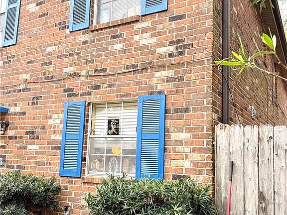 2nd image of 2108-10 Caswell Ln