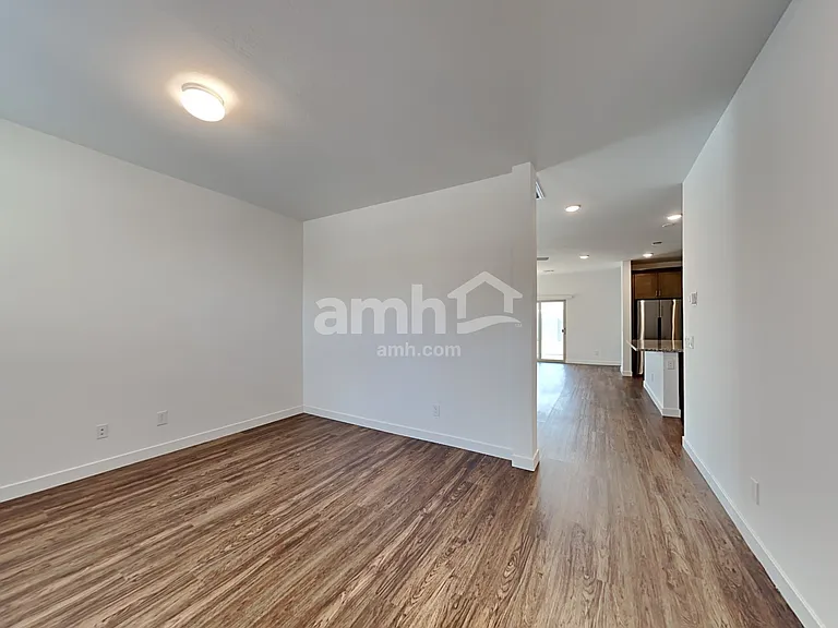 4214 S 105th Dr — Photo 9