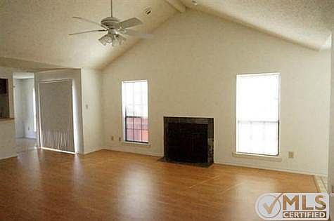 3rd image of 1029 Wyland Dr