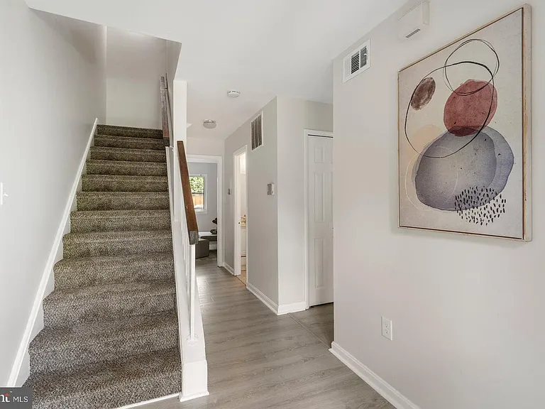 8688 Brae Brooke Dr — Photo 1