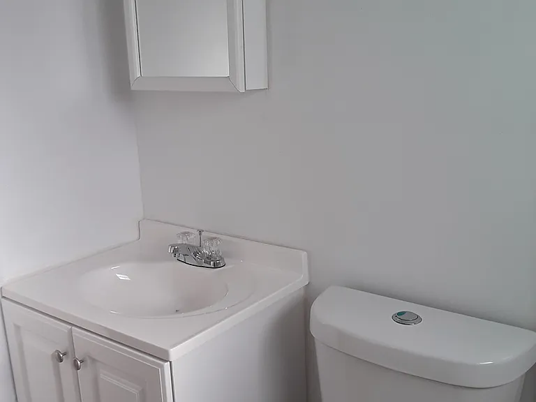 22-24 SW 10th St — Photo 5