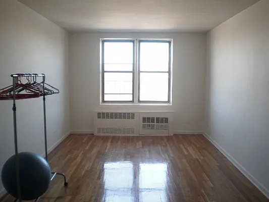 Rented by Frank Valvo Real Estate | media 10