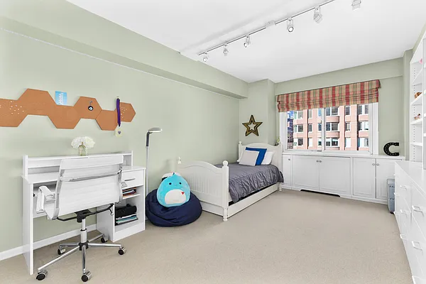 Sold by Corcoran | media 7