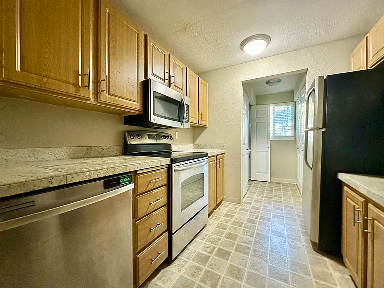 10014 NE 127th Pl #A102 — Photo 3