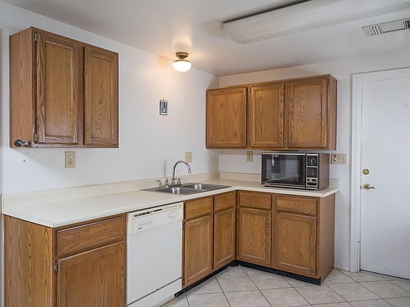5th image of 9901 E Hawthorne St