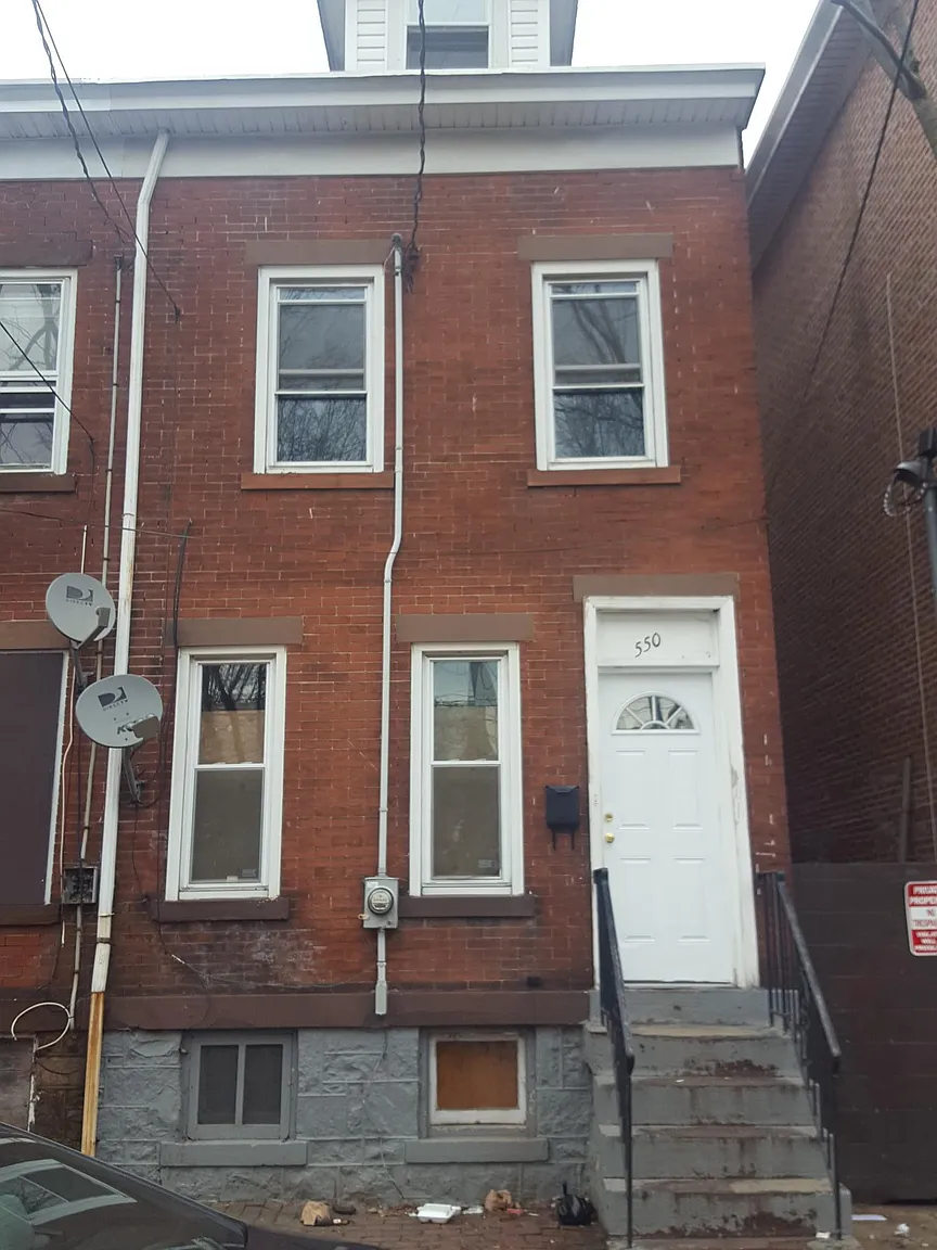 550 Lamberton St photo 1