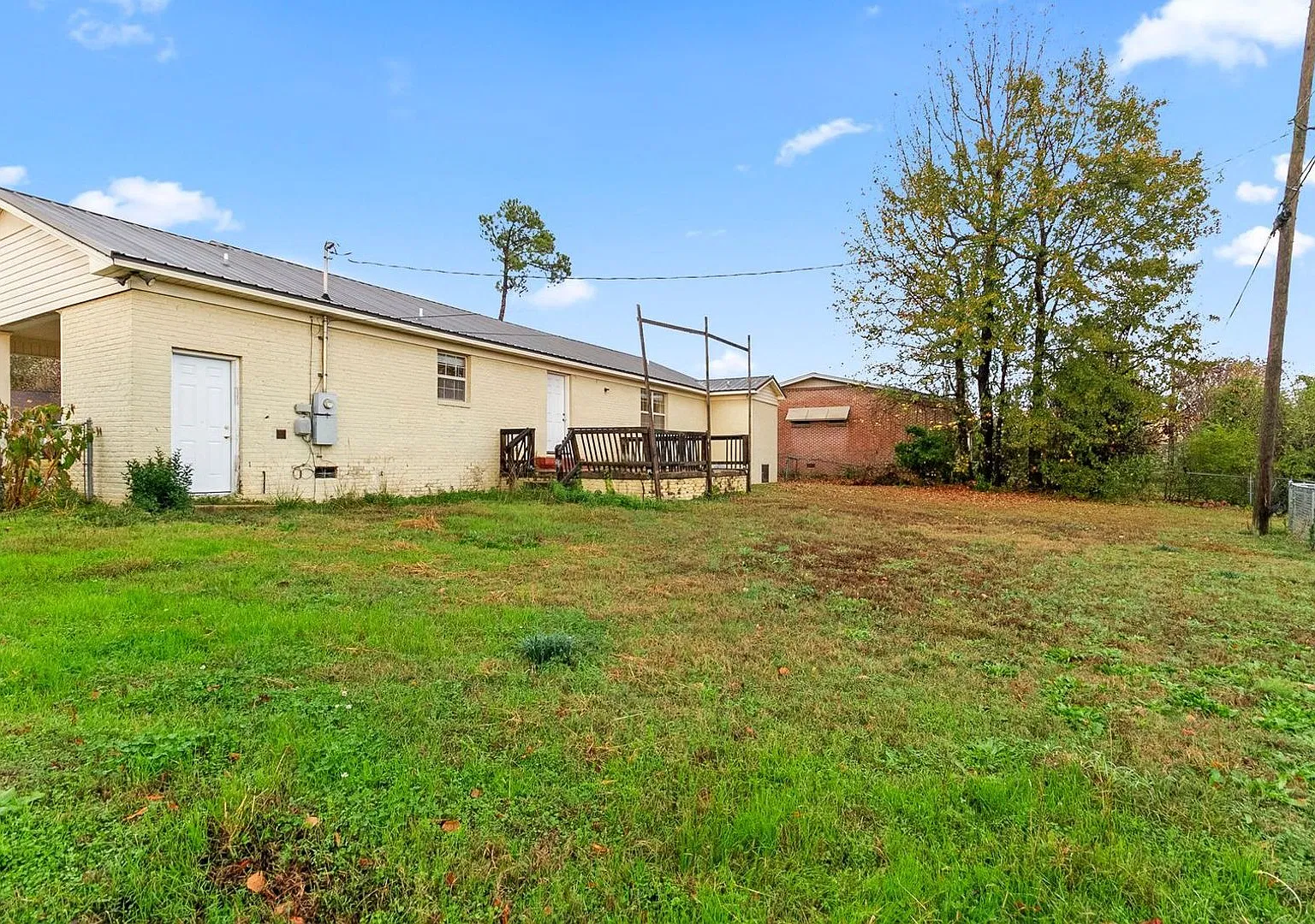 242 Cedar Crest-3 Bed 3 Bath! Available Fall 2027! — Photo 4
