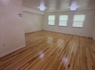 28 Oak Shadows Ct, Catonsville, MD 21228