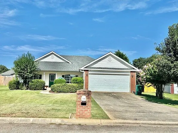 155 Larkspur Ln, Bonaire, GA 31005