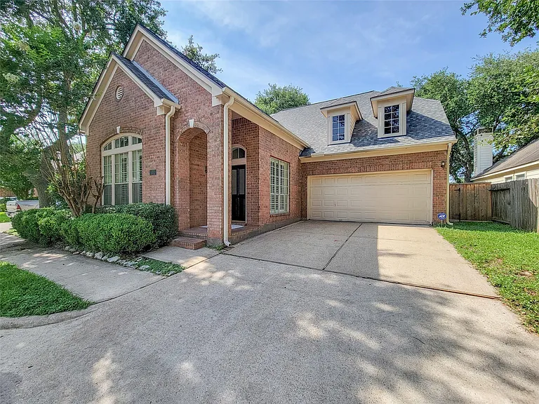 4106 Creek Ridge Ln — Photo 2