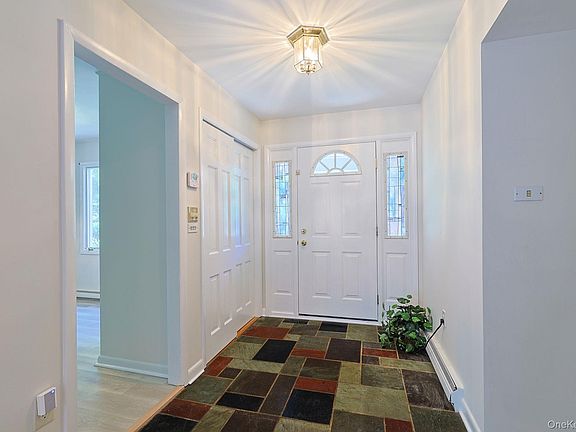 3rd image of 58 Edgehill Dr