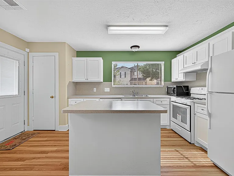 15859 E Park Ct — Photo 7