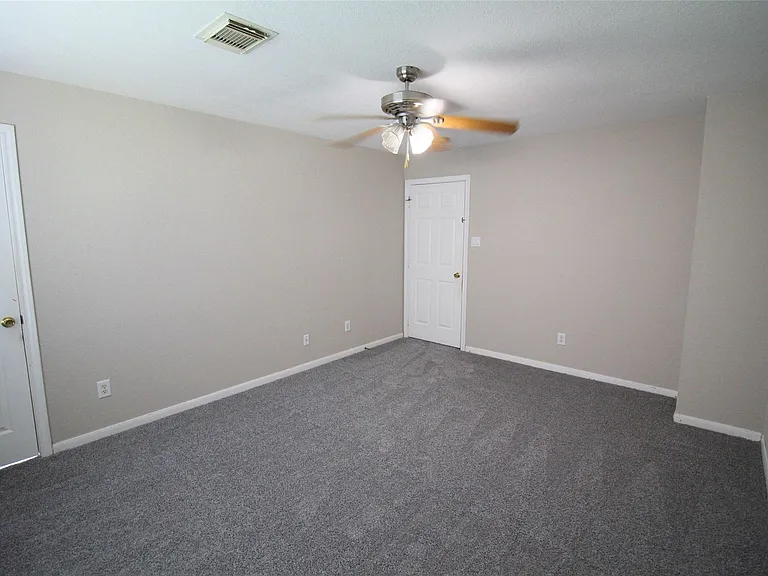 2117 Whittier Dr — Photo 9