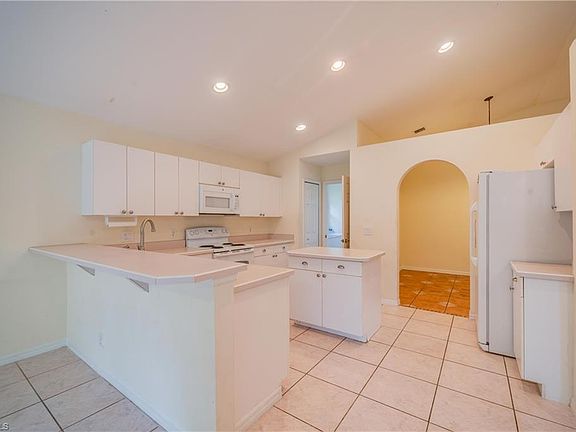 3rd image of 22114 Seashore Cir