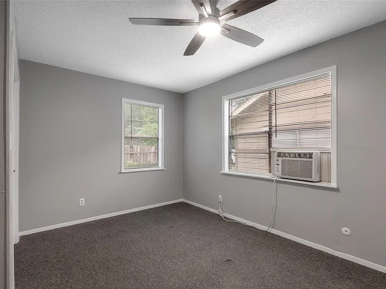 700 Gray St #2 — Photo 12