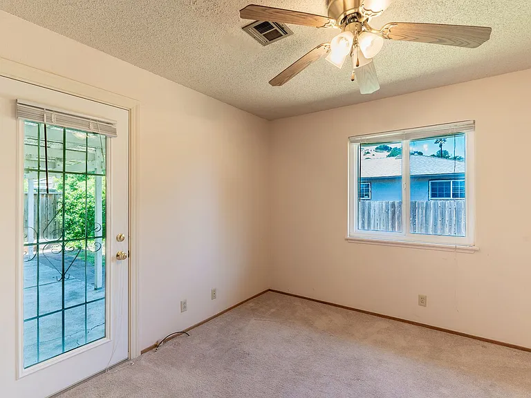 315 Heidi Dr — Photo 16