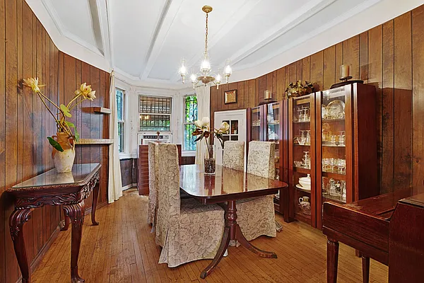 Sold by Compass | media 1