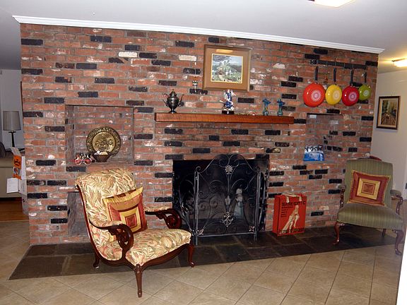 Fireplace in kitchen 