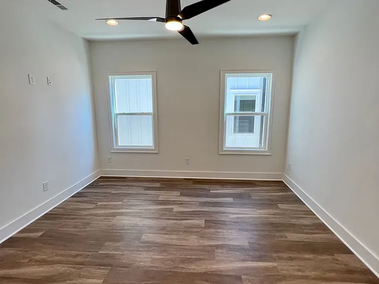 904 N Maple St — Photo 18