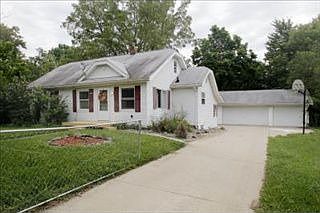 1st image of 136 31st St N
