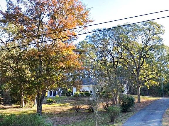 2nd image of 149 Lakeshore Dr