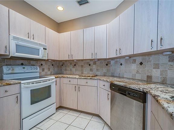 4th image of 2140 Glen Heights Pl