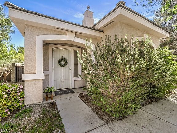 3rd image of 816 Coliseum Ln