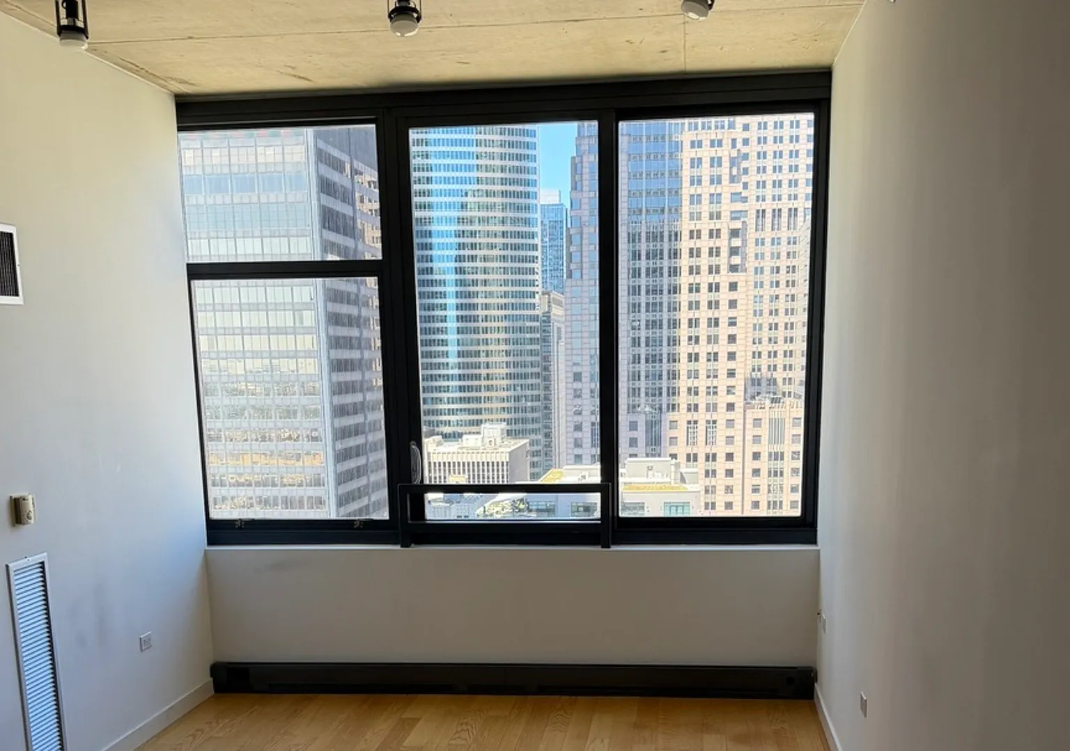 1 bed, $2,100 — Photo 4