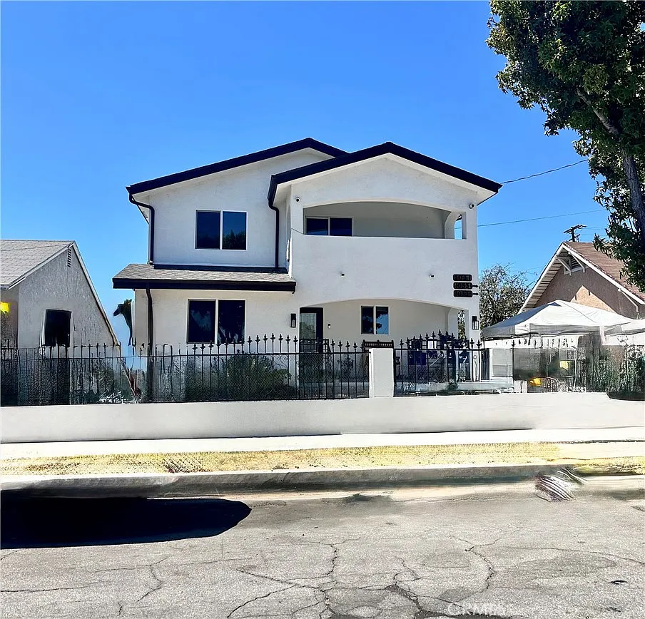 4 bed, 6055 sqft, $4,500 — Photo 1