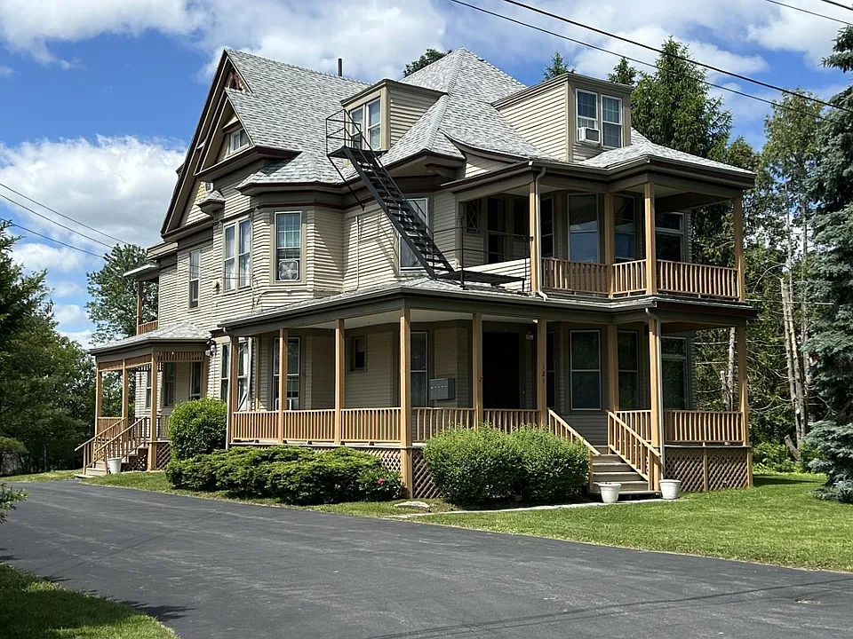 121 Park Dr