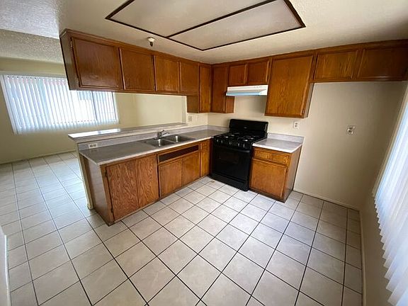 3rd image of 11513 Menlo Ave APT 2