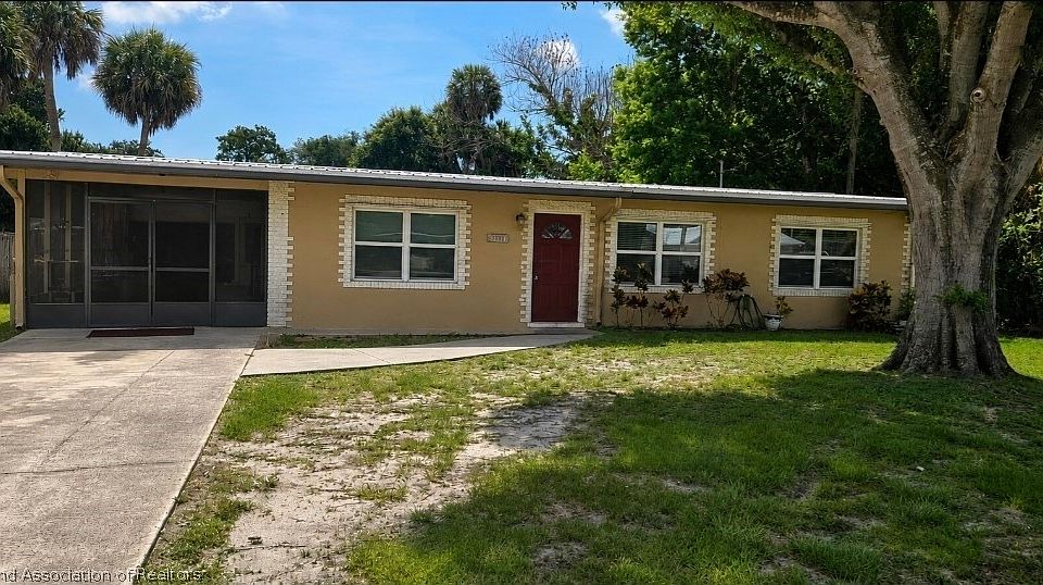 1st image of 1001 SE 8th Ave