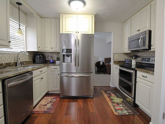 4th image of 204 Orchard Dr