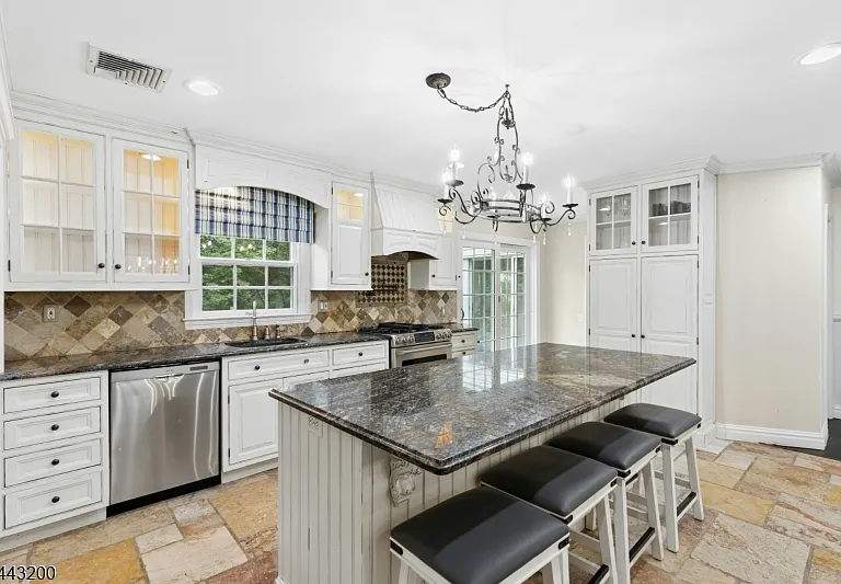 162 Mountainview Dr — Photo 16