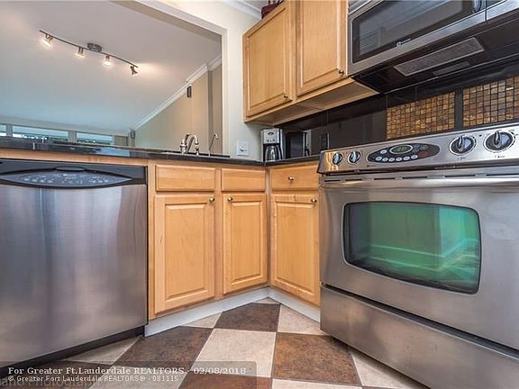 5th image of 103 Royal Park Dr APT 2G