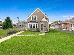 3706 Ruby St, Schiller Park, IL 60176