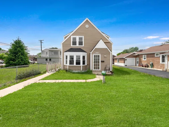 3706 Ruby St, Schiller Park, IL 60176