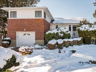9 Walnut Place, Massapequa, NY, 11758