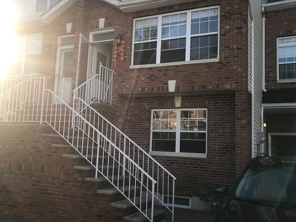 1st image of 4 Daniella Ct