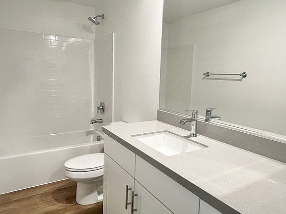 4th image of 1024 W Romneya Dr #203