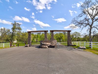 14 High Horse Way, Palo Cedro, CA, 96073