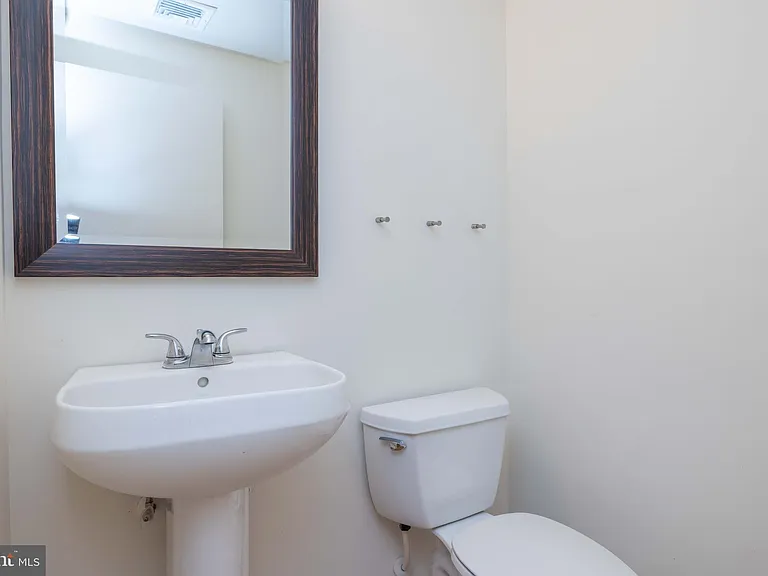 156 Christina Landing Dr — Photo 21
