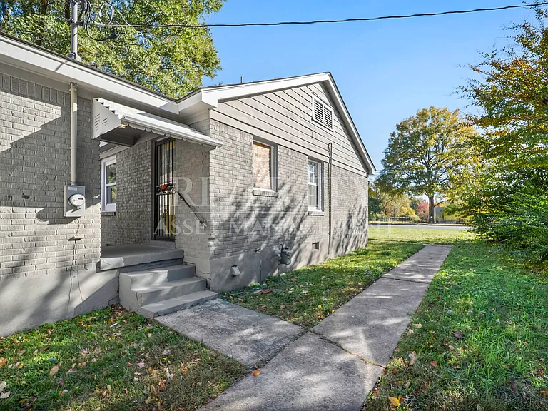 1290 Dellwood Ave — Photo 5