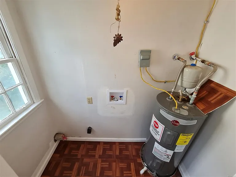 2113 Brewton St — Photo 15