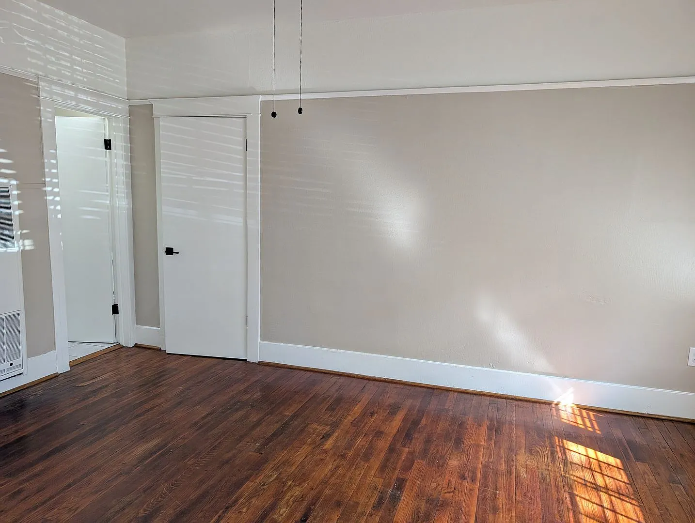 57 Linden Ave — Photo 2