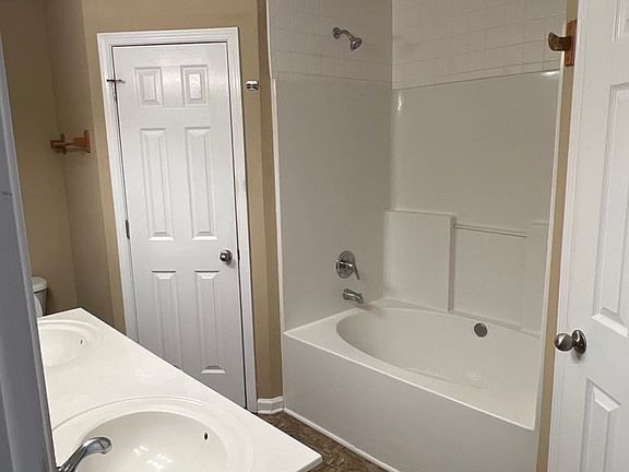 5th image of 2912 Cliffside Dr
