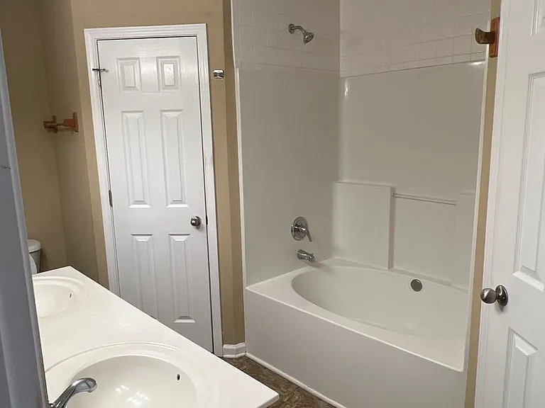 2912 Cliffside Dr — Photo 5